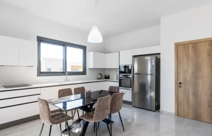 Apartments for rent 100 m² in Limassol, Germasogeia