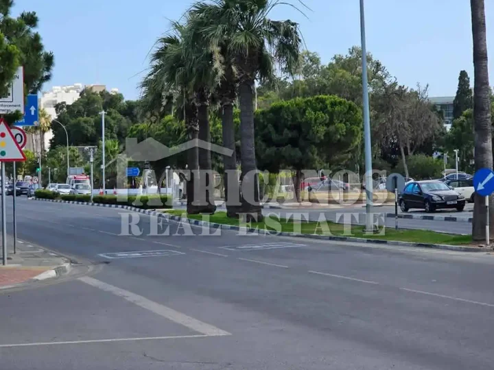 Office 80 m² for rent in Larnaca, Larnaka - Skala