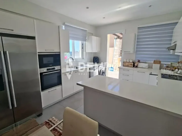3-bedroom detached house for rent 150 m² in Paphos, Chlorakas