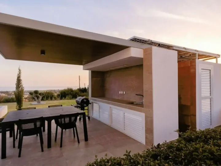 Villa for rent 220 m² in Paphos, Pegeia