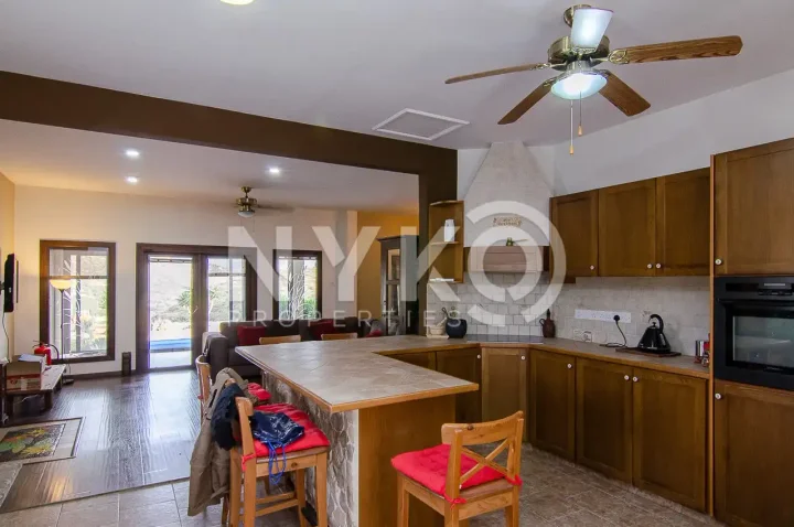 Detached house for rent 250 m² in Limassol, Akrounta