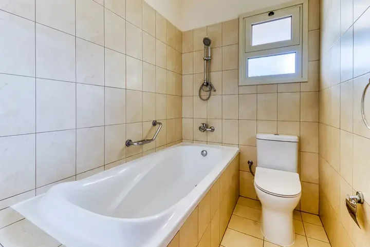 Apartments for rent 170 m² in Limassol, Mouttagiaka Tourist Area