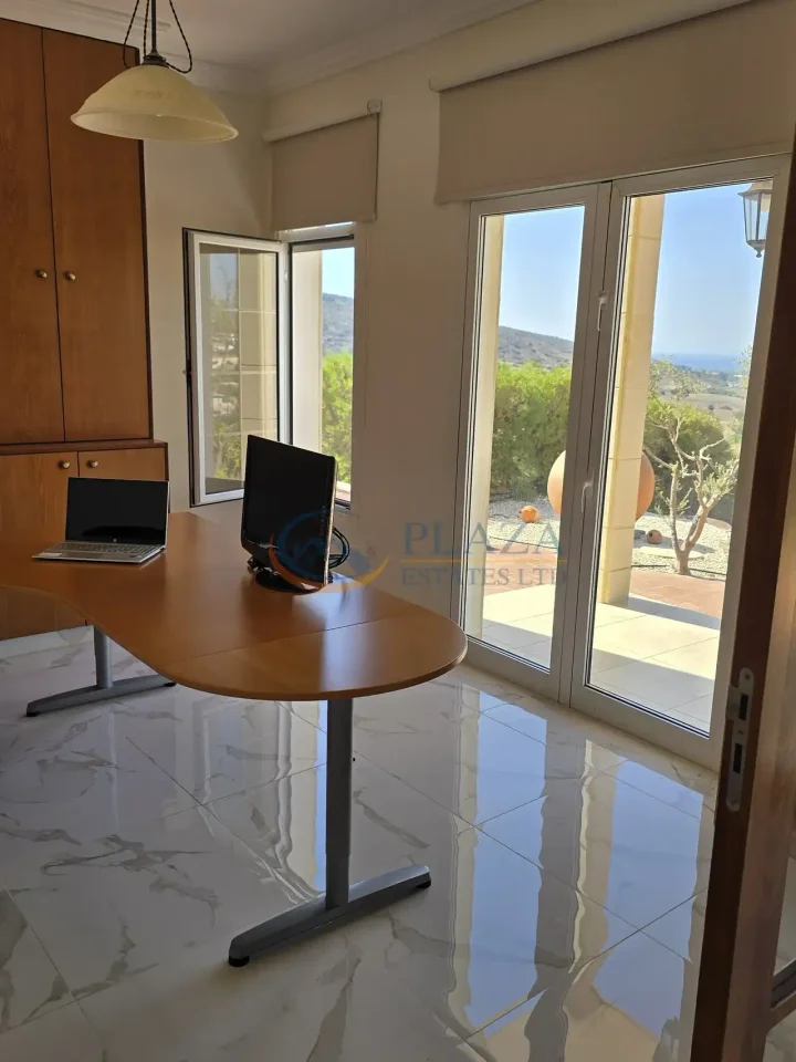 5-bedroom villa for rent 250 m² in Limassol, Monagroulli