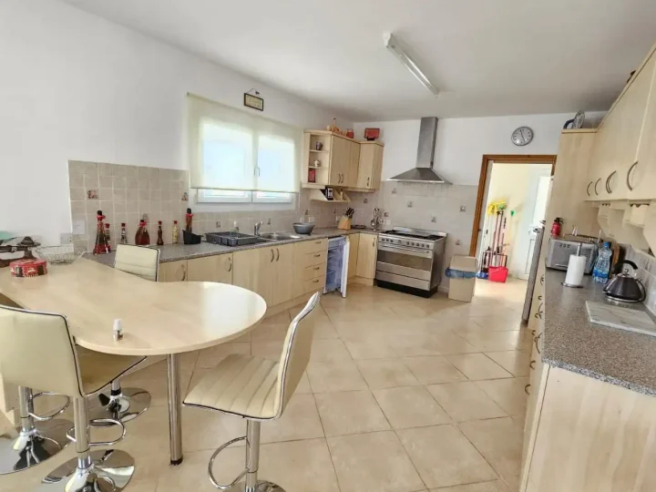 Villa for rent 170 m² in Paphos, Amargeti