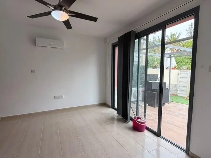 Semi-detached house for rent 130 m² in Paphos, Kissonerga