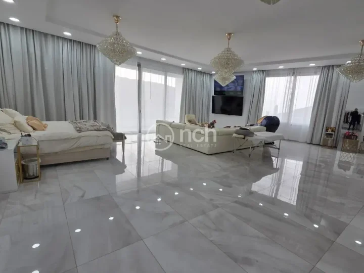 Villa for rent 1350 m² in Limassol, Parekklisia