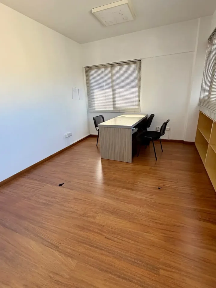 Office 110 m² for rent in Paphos, Paphos - Agios Theodoros