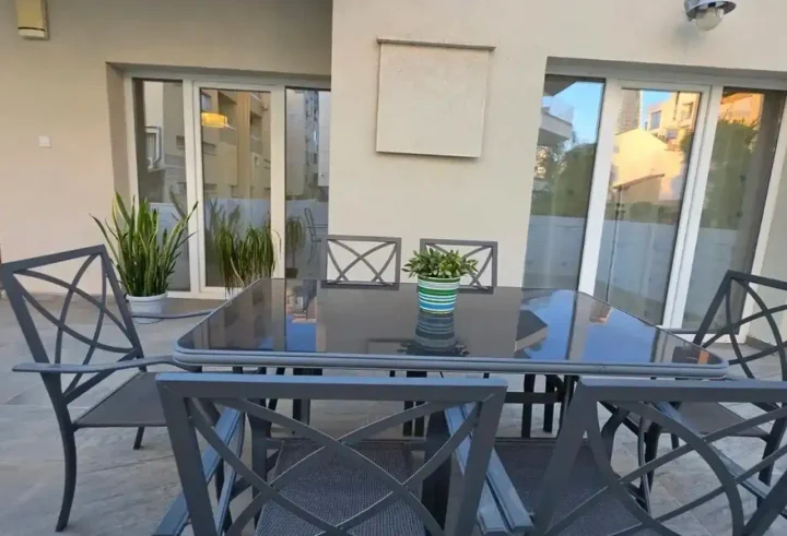 2-bedroom semi-detached house for rent 90 m² in Limassol, Limassol - Neapolis