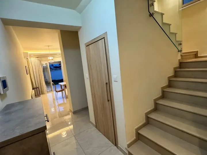 3-bedroom semi-detached house for rent 190 m² in Limassol, Kato Polemidia