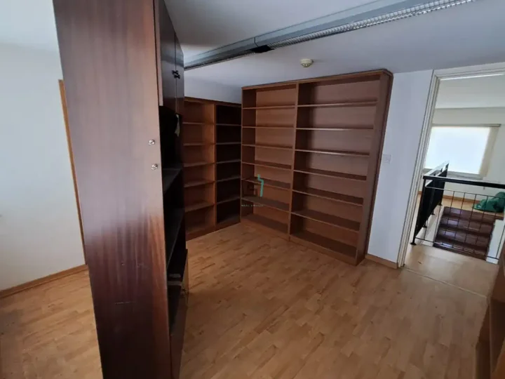 Office 190 m² for rent in Limassol, Limassol - Apostolos Andreas