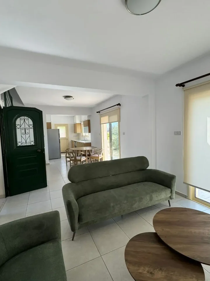 Detached house for rent 155 m² in Paphos, Mesogi