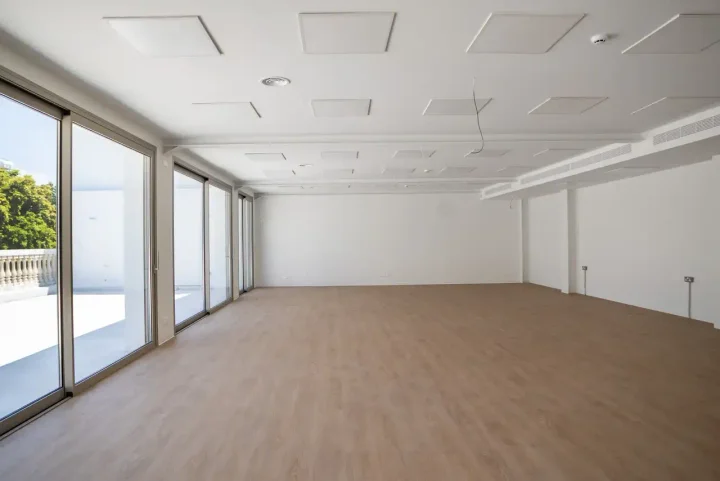 Office 130 m² for rent in Limassol, Historical Center