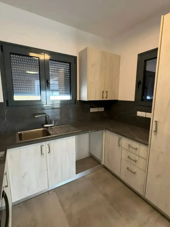6+ спальная двухквартирный дом в аренду 300 м² в Limassol, Agios Tychon Tourist Area