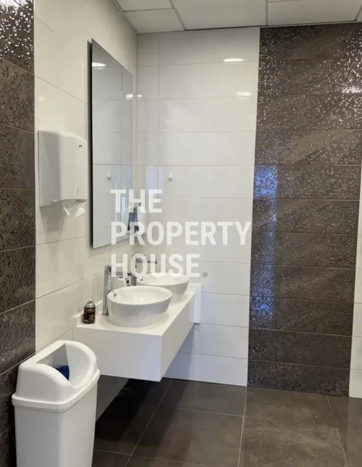 Office 715 m² for rent in Limassol, Agios Athanasios