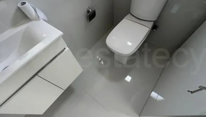 Office 400 m² for rent in Limassol, Germasogeia Tourist Area
