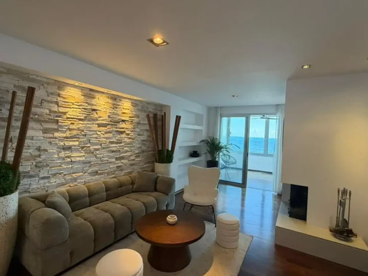 2-bedroom penthouse for rent 170 m² in Limassol, Potamos Germasogeias