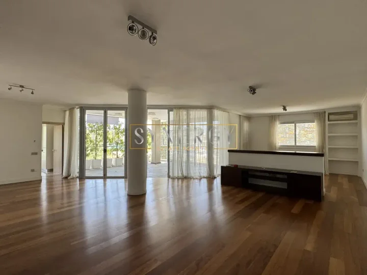 3-bedroom apartments for rent 210 m² in Nicosia, Aglantzia