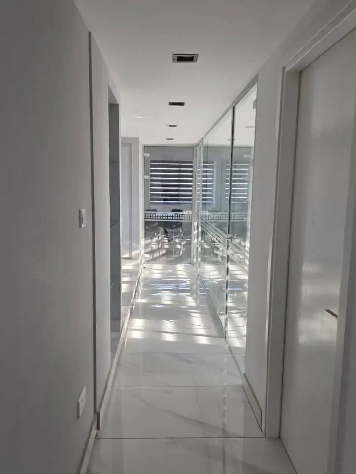 Office 215 m² for rent in Limassol, Limassol - Mesa Geitonia