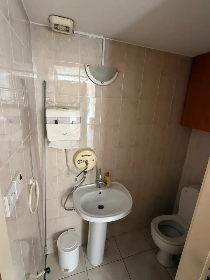 Trading area 35 m² for rent in Nicosia, Strovolos - Dasoupolis