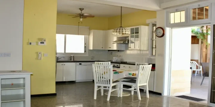 4-bedroom detached house for rent 250 m² in Nicosia, Strovolos - Agios Vasileios