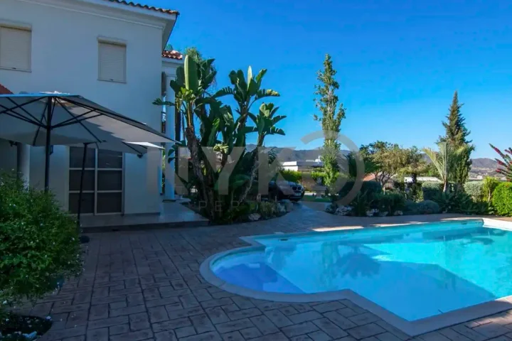 Detached house for rent 350 m² in Limassol, Parekklisia