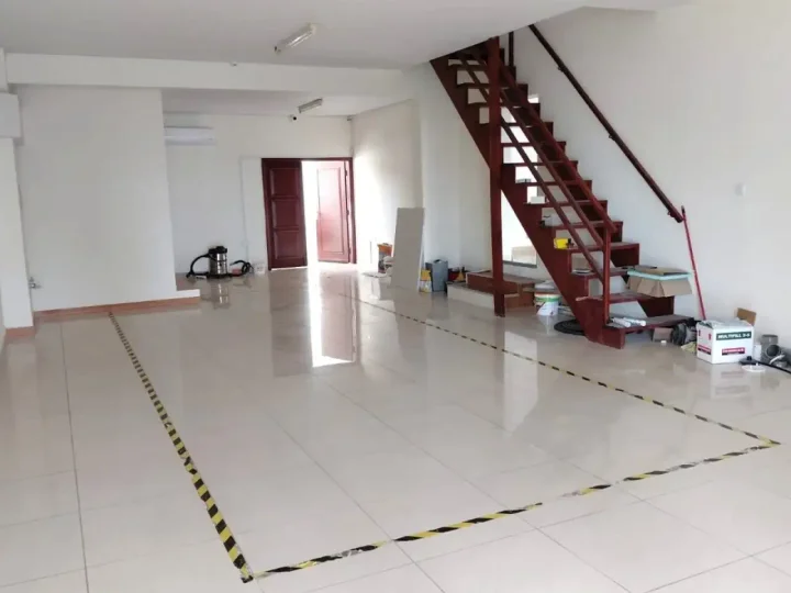 Trading area 180 m² for rent in Paphos, Paphos - Anavargos