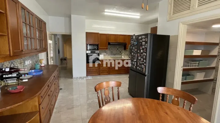 Отдельный дом в аренду 350 м² в Nicosia, Strovolos - Stavros