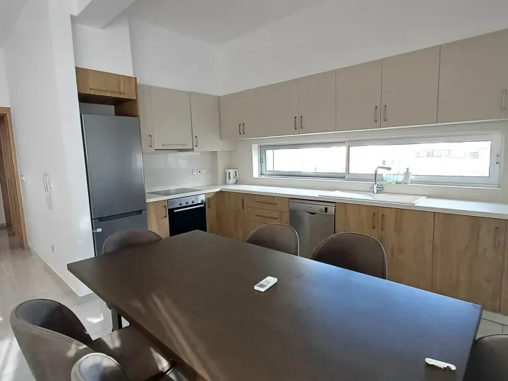 3-bedroom apartments for rent 150 m² in Limassol, Limassol - Mesa Geitonia