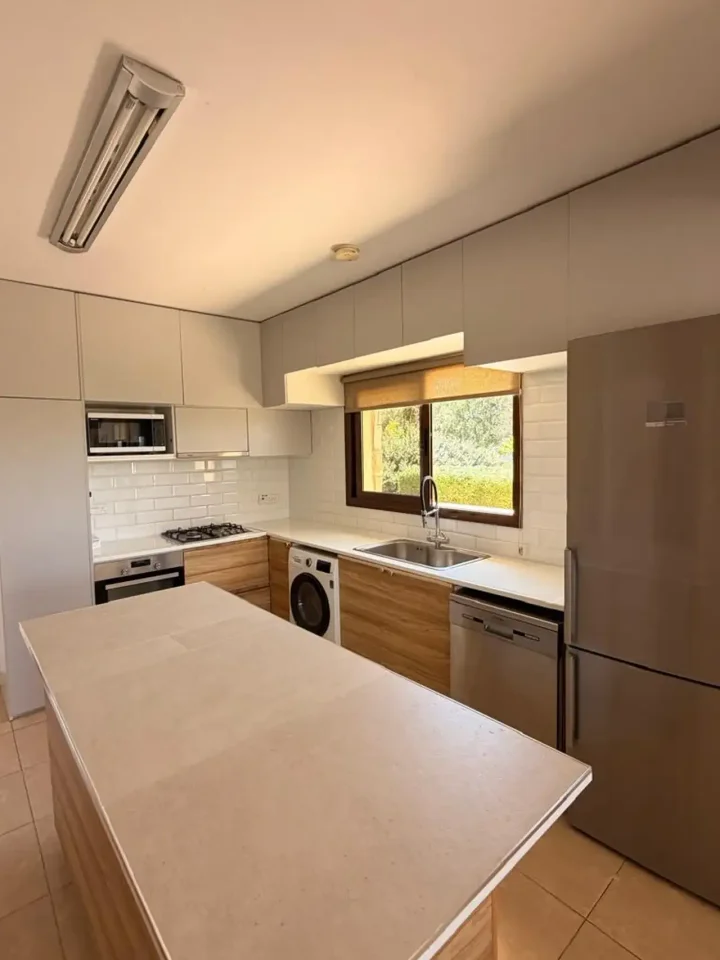 Villa for rent 270 m² in Paphos, Pegeia