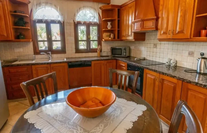 3-bedroom villa for rent 146 m² in Paphos, Argaka