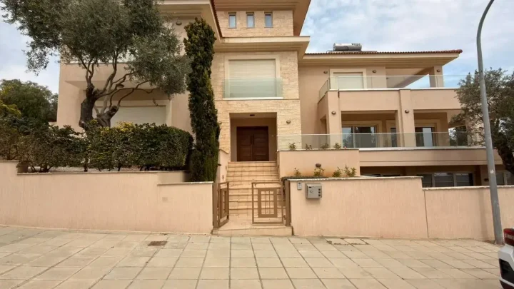 6+ bedroom villa for rent 640 m² in Limassol, Germasogeia
