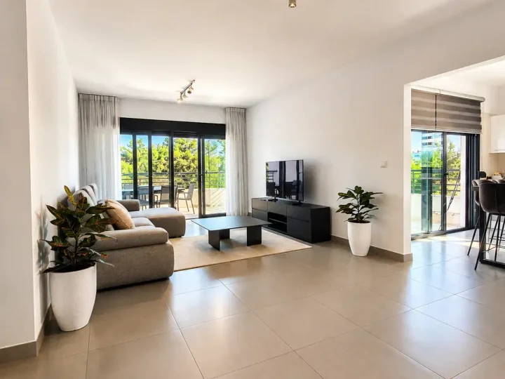 3-bedroom apartments for rent 141 m² in Limassol, Limassol - Mesa Geitonia