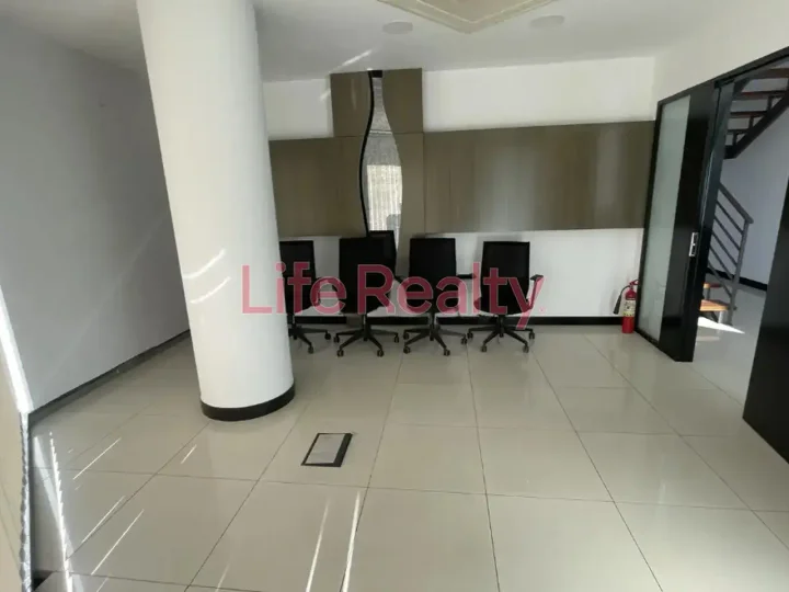 Commercial properties 326 m² for rent in Limassol, Limassol - Mesa Geitonia