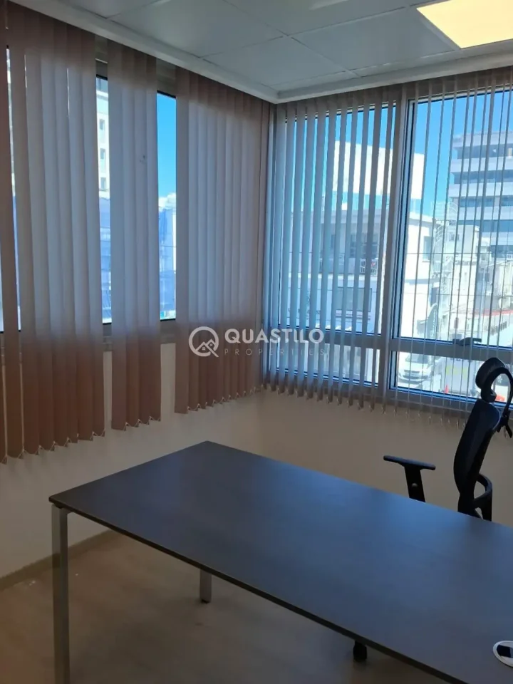Office 240 m² for rent in Limassol, Limassol - Agia Zoni