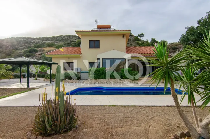 Detached house for rent 250 m² in Limassol, Akrounta