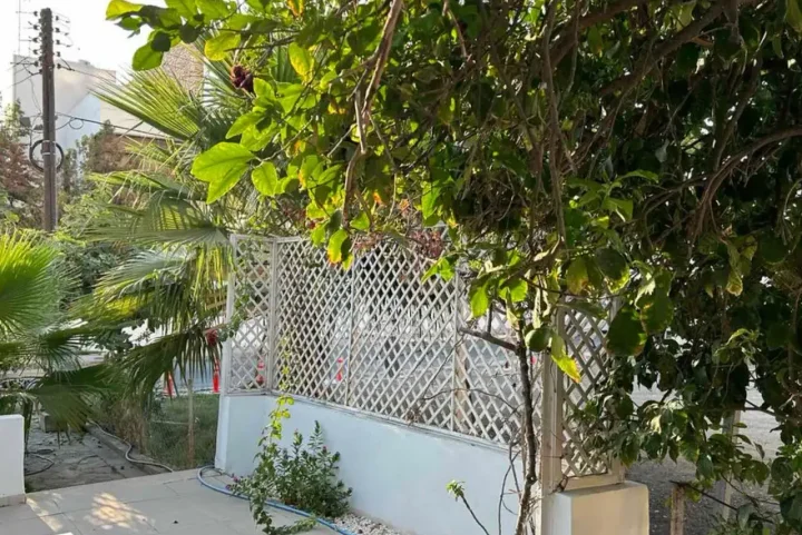 3-bedroom detached house for rent 450 m² in Larnaca, Larnaka - Skala