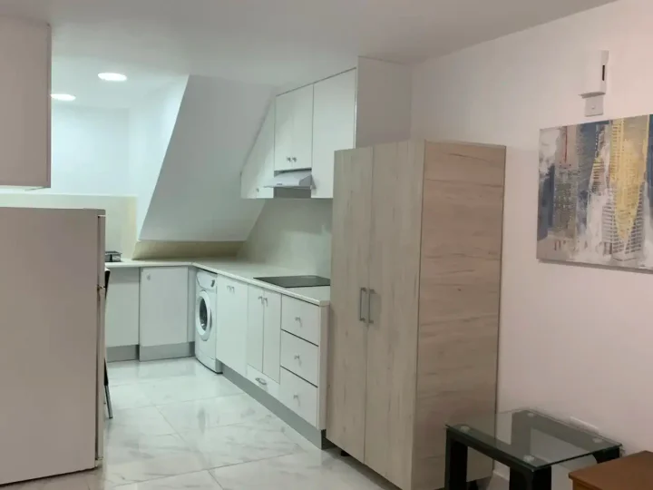 Studio for rent 45 m² in Limassol, Mouttagiaka Tourist Area