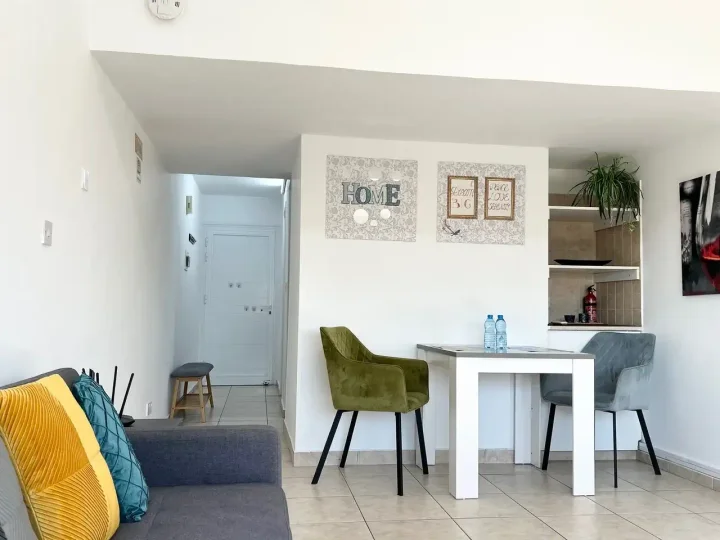 Residential properties for rent 70 m² in Paphos, Tombs Of the Kings
