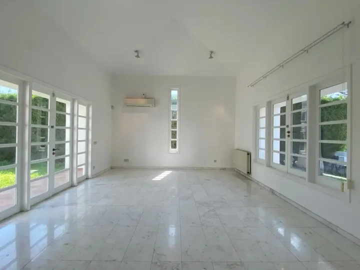 Отдельный дом в аренду 240 м² в Nicosia, Strovolos - Dasoupolis