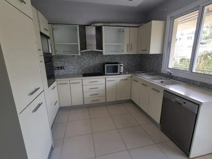 3-bedroom apartments for rent 120 m² in Limassol, Panthea