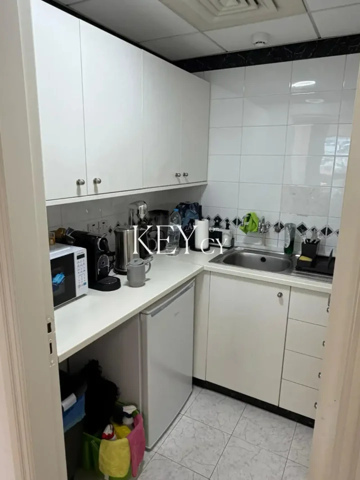 Офис 150 м² в аренду в Limassol, Limassol - Agia Zoni