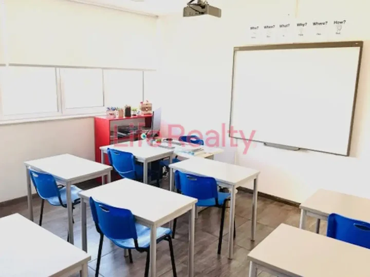 Γραφείο 300 μ² προς ενοικίαση στην τοποθεσία Limassol, Parekklisia