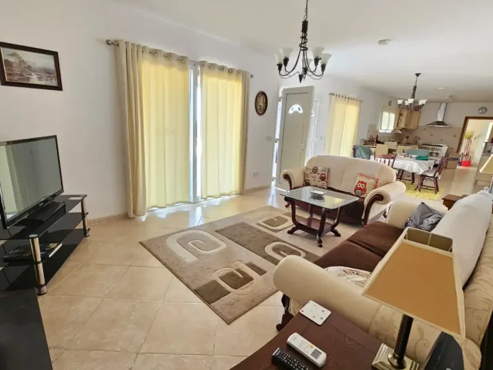 Villa for rent 170 m² in Paphos, Amargeti