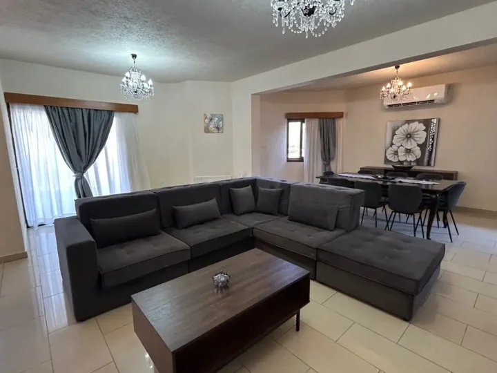 3-bedroom semi-detached house for rent 180 m² in Limassol, Ekali