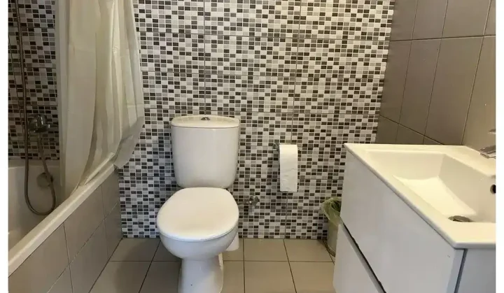4-bedroom semi-detached house for rent 250 m² in Limassol, Limassol - Mesa Geitonia