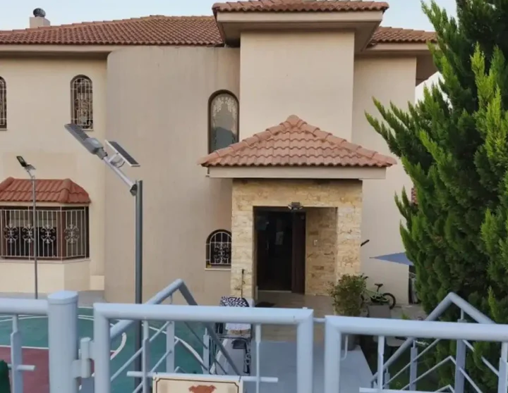 Отдельный дом в аренду 220 м² в Limassol, Moni