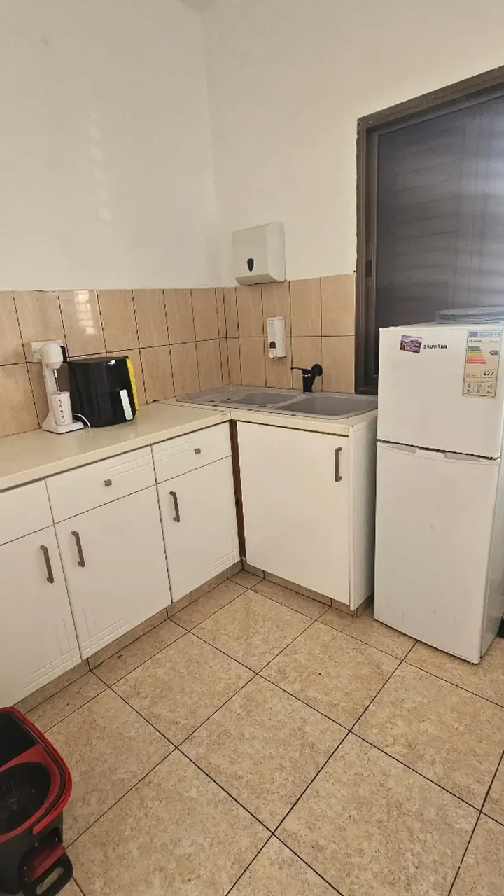 Trading area 90 m² for rent in Limassol, Erimi