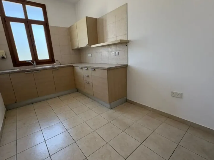 Office 380 m² for rent in Limassol, Limassol - Linopetra