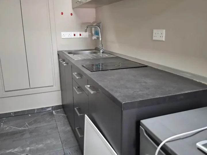 Office 370 m² for rent in Limassol, Limassol - Zakaki