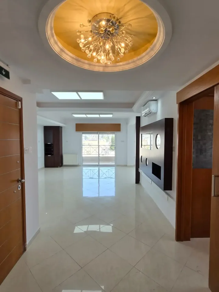 Γραφείο 185 μ² προς ενοικίαση στην τοποθεσία Limassol, Limassol - Mesa Geitonia